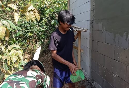 Pengerjaan Rumah Bapak Entis Sutisna Semakin Mendekati Selesai di TMMD Ke-129 Kodim 0608/Cianjur