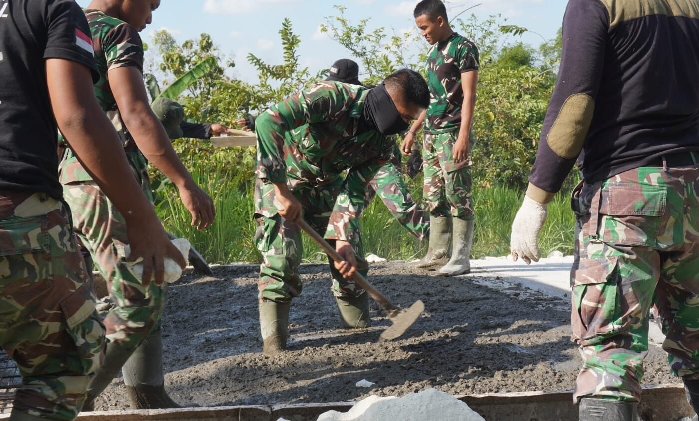 Dedikasi Tinggi TNI dalam TMMD 129 di Lamongan