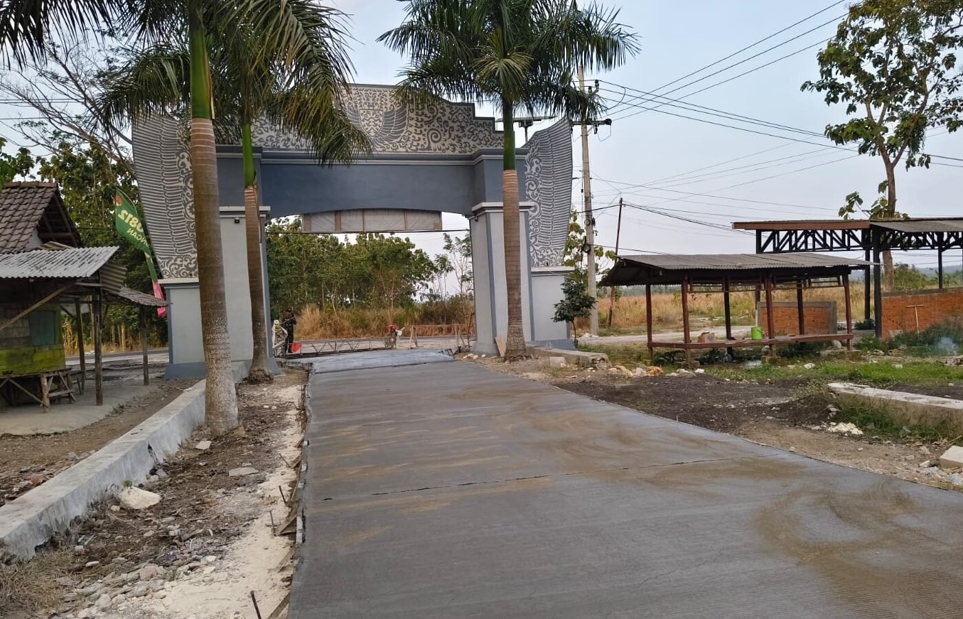 Ketangguhan Prajurit dan Warga Dalam Pembangunan Jalan TMMD 129 di Desa Tlemang