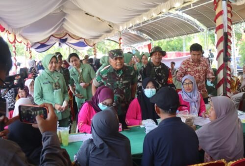Kepedulian Sosial dalam TMMD Ke-129: Donor Darah dan Pengobatan Gratis di Kapuas