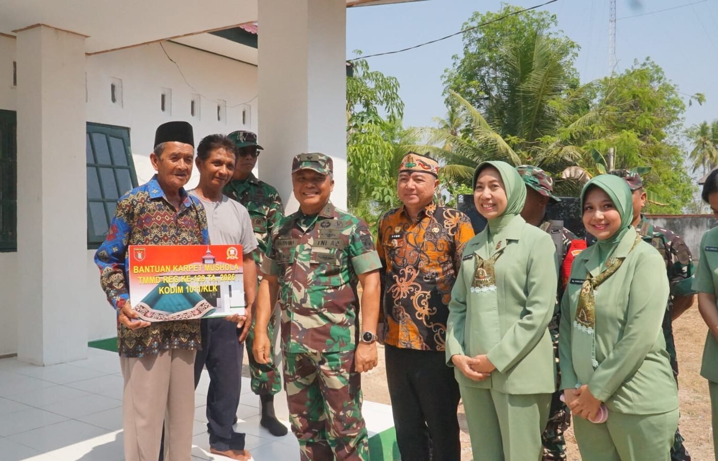 Rehabilitasi Mushola di Kapuas Selesai, Kasdam XXII/TB Tunjukkan Kepedulian TNI