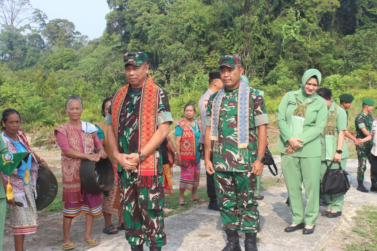 Penutupan TMMD Ke-129 Kodim 1206/Putussibau, TNI Dedikasi untuk Masyarakat