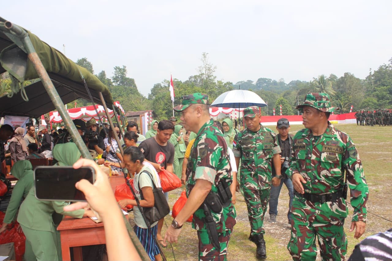 Kemeriahan Penutupan TMMD Ke-129 Kodim 1206/Putussibau dengan Bazar Jelang Akhir Kegiatan