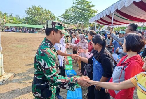 Penutupan TMMD ke-129 di Desa Deniang, TNI dan Warga Semakin Akrab