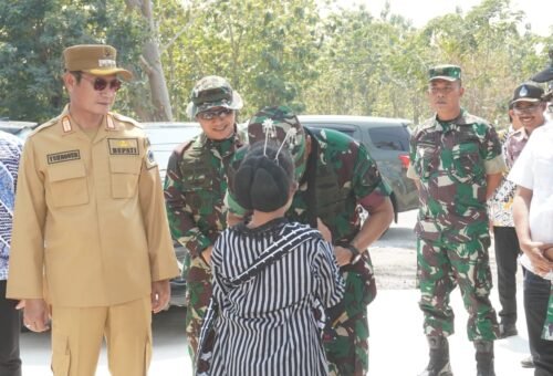 Penghormatan Spesial untuk Kolonel Arm Beny dalam TMMD 129 di Desa Tlemang