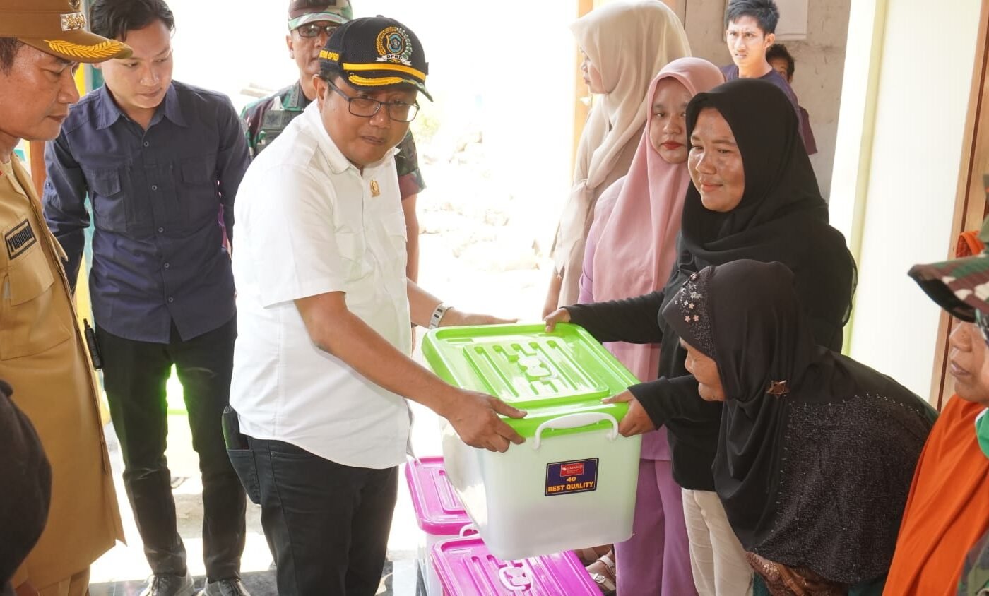 Bantuan Sembako dari Forkopimda Lamongan di TMMD 129: Menegaskan Sinergi dan Kepedulian Sosial di Desa