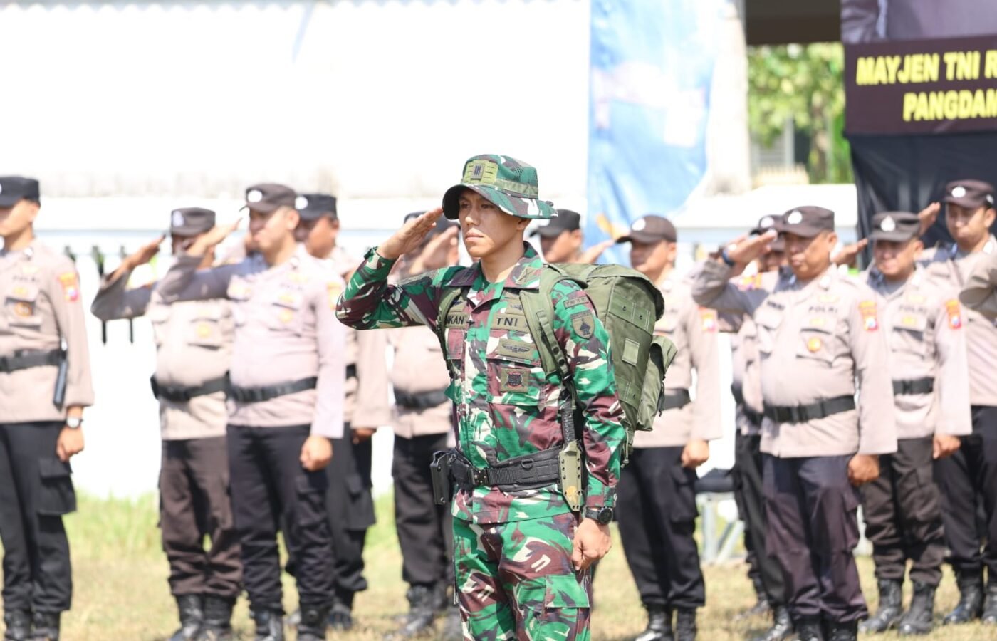 Komandan Upacara Membawa Kesan Mendalam di Penutupan TMMD ke-129