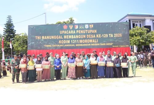Penutupan TMMD Ke-129 Kodim 1311/Morowali Melalui Pembagian Sembako