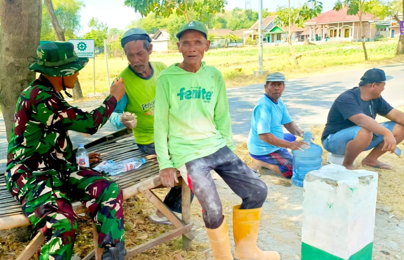 Pelihara Hasil TMMD 129 di Bojonegoro, Babinsa Ajak Warga Bergotong Royong