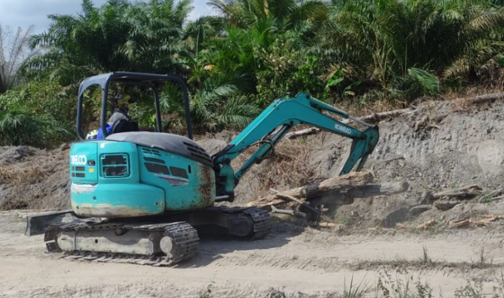 Pangkalan Penambahan Gorong-Gorong oleh Satgas TMMD Ke-129 Kodim 0413/Bangka Demi Drainase yang Lebih Baik