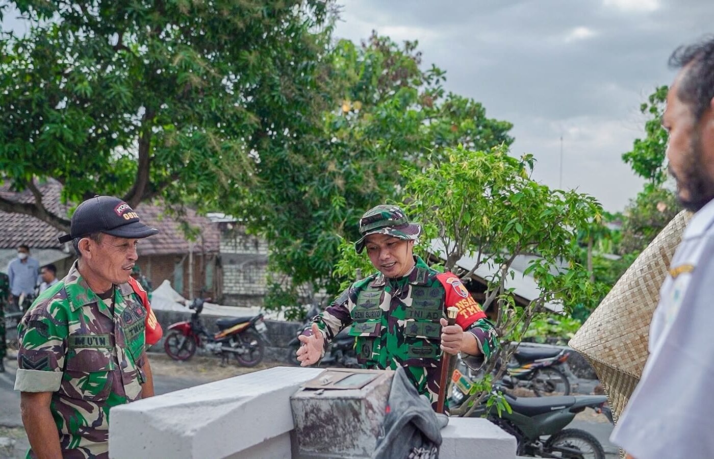 Kepastian Pembangunan Berkualitas oleh Dansatgas TMMD 129 di Desa Tlemang