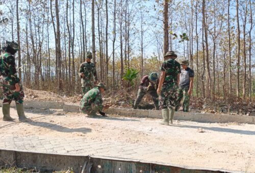 Pengerjaan Jalan Rabat Beton di Desa Tlemang Memasuki Hari Kesepuluh