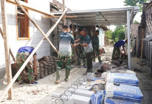 TNI Bersama Masyarakat, Satgas TMMD 129 Sukses Rehabilitasi RTLH di Desa Tlemang