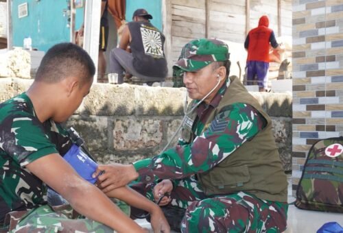 Keberanian Pasukan, Serka Amalun dan Tim Medis TMMD 129 Ciptakan Penanganan Kesehatan yang Efektif