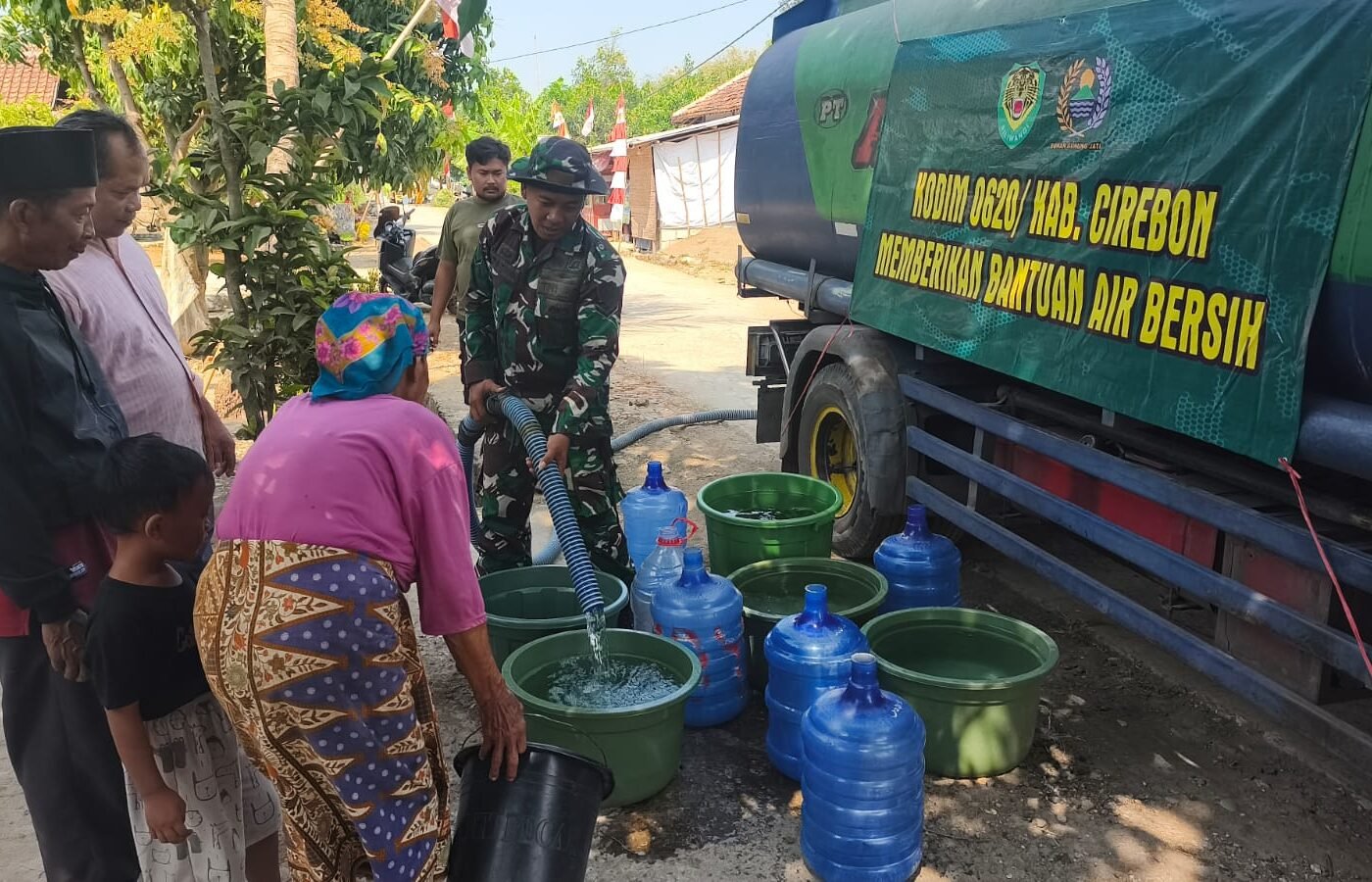 Bantuan Air Bersih Satgas TMMD ke-129: Menyemai Harapan Ditengah Musim Kemarau