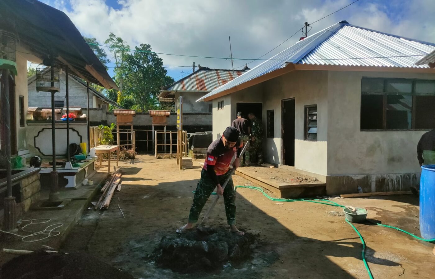 Rehabilitasi RTLH Ibu Nengah Madri Menuju Penyelesaian, Satgas TMMD Lanjutkan Proses