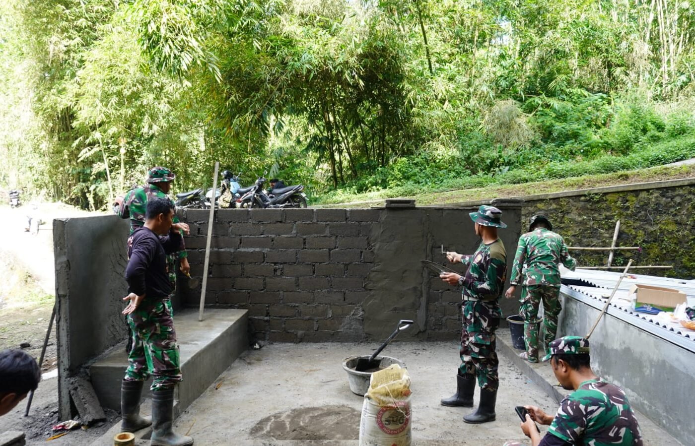Proyek Bak Mandi Dalam TMMD Ke-129 Bangli Hampir Selesai, Masyarakat Siap Manfaatkan Air Bersih