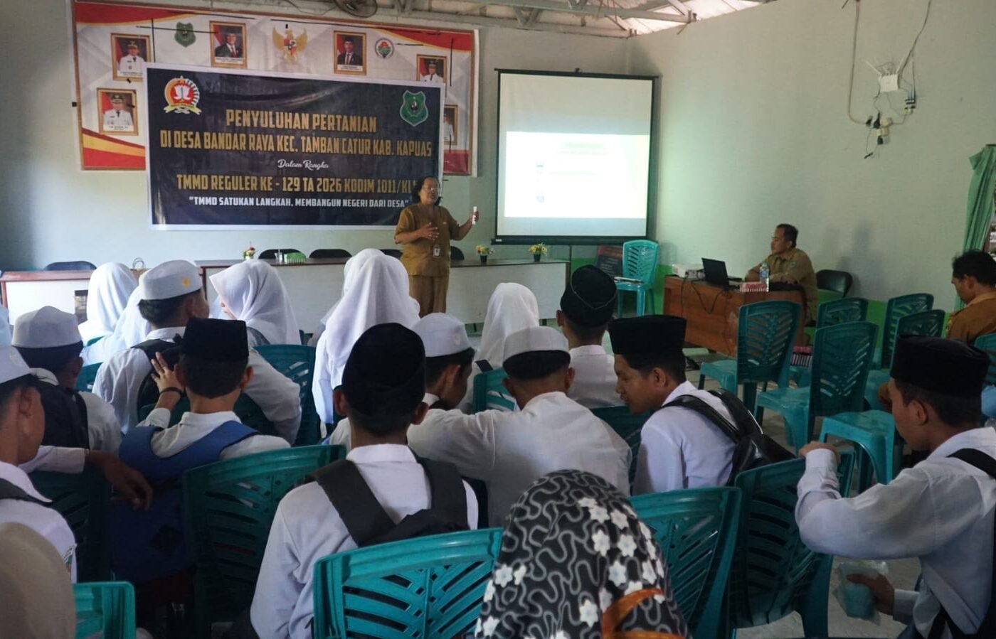 Peningkatan Kapasitas Petani Melalui TMMD Ke-129 di Desa Bandar Raya