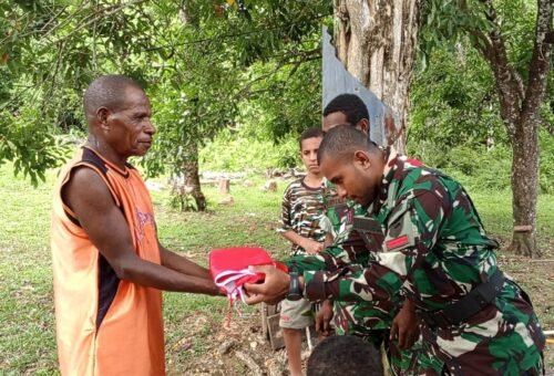 Kampung Sesor Rayakan HUT RI dengan Pemasangan Bendera Merah Putih