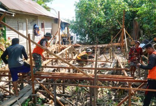 Pemasangan Kerangka Lantai RTLH TMMD Ke-129 Dimulai