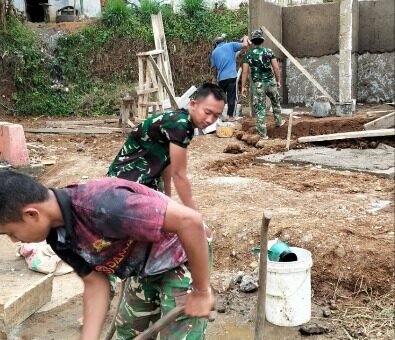 Pemulihan RTLH dan MCK Dipercepat, TMMD Ke-129 Kodim 0608/Cianjur Wujudkan Lingkungan Sehat