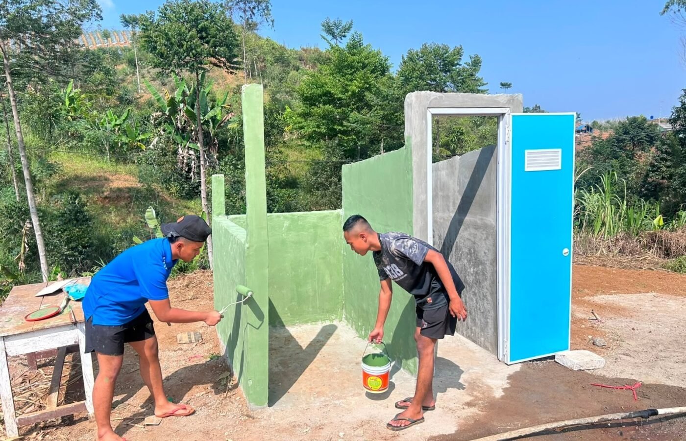Pembangunan MCK di Desa Mekarmukti Semakin Dekat dengan Penyelesaian