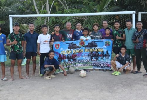 Olahraga Bersama, Satgas TMMD Ke-129 Kodim 0911/Nunukan Dekatkan Diri dengan Warga