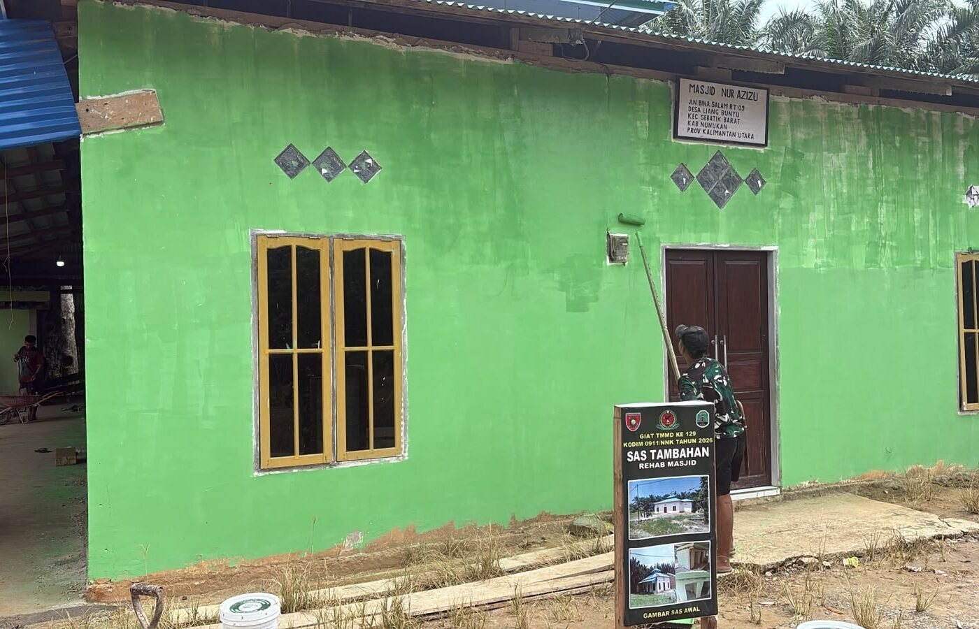 Satgas TMMD Ke-129 Percepat Renovasi Masjid Nur Azizu di Sebatik Barat