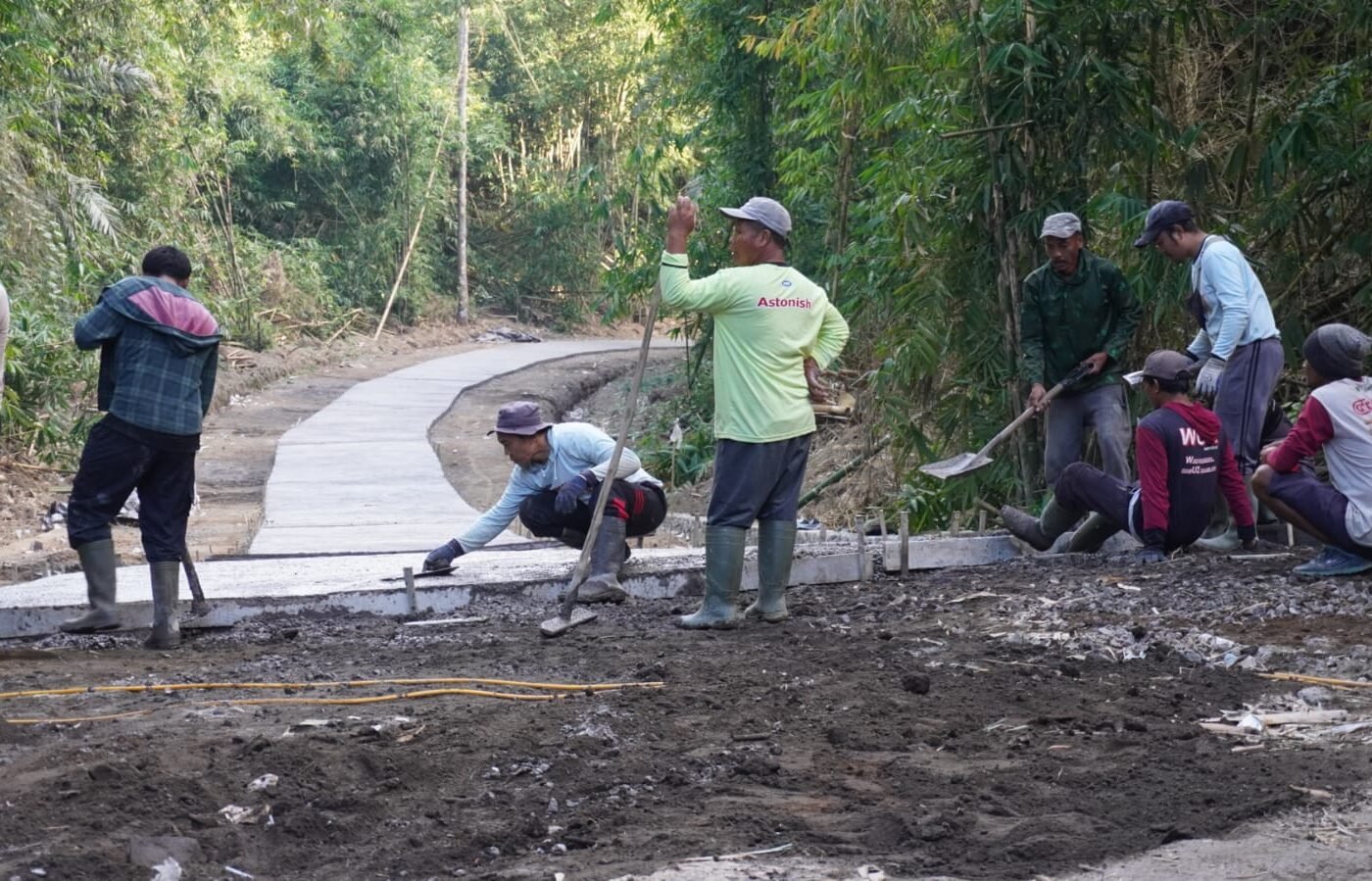 H-10 Menuju Akhir TMMD Ke-129, Satgas Percepat Pengerjaan Beton di Berbagai Lokasi