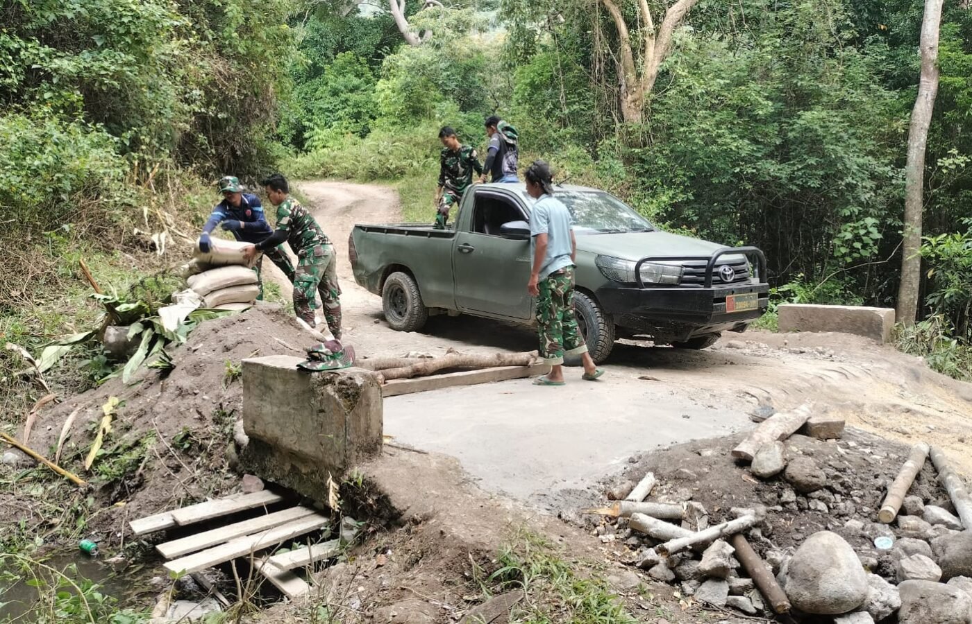 Percepatan Pembangunan Dekker di Bontocani oleh TMMD ke-129