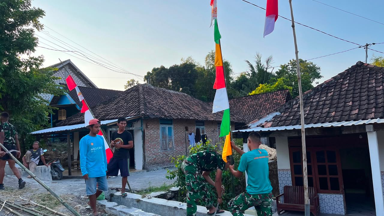 Kedekatan TNI dan Warga Terwujud Saat HUT RI di Desa Tlemang