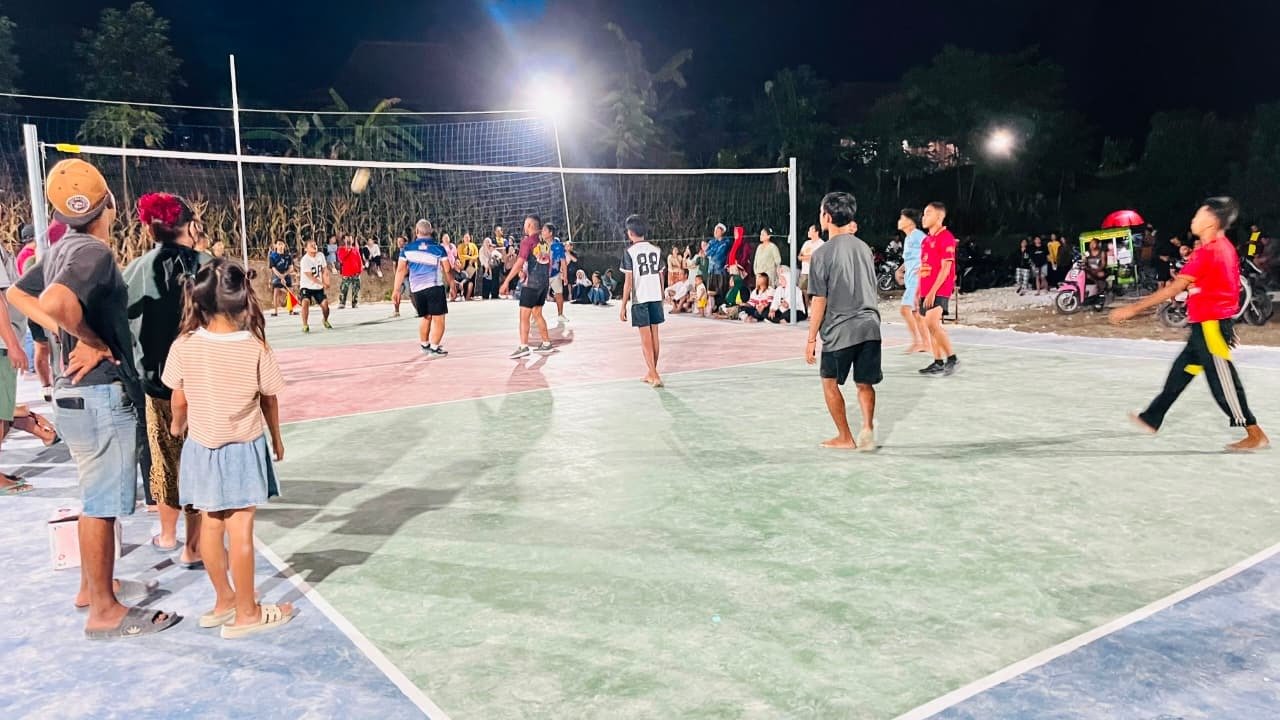 Lapangan Voli TMMD 129: Penghangat Suasana Malam Desa Tlemang