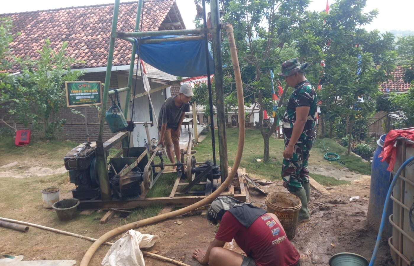 Uji Debit Air Sumur Bor TMMD Penting untuk Ketersediaan Air Bersih bagi Komunitas