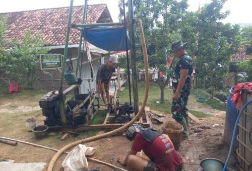 Uji Debit Air Sumur Bor TMMD Penting untuk Ketersediaan Air Bersih bagi Komunitas