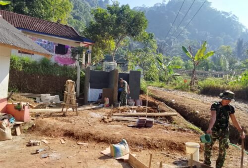 Pembangunan Fasilitas MCK TMMD Ke-129 oleh Yon TP 938/Pancasona Hampiri Penyelesaian