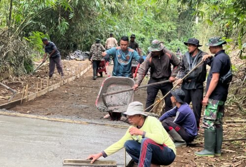 Sinergi TNI dan Warga, Pembangunan Rabat Beton TMMD Bangli Capai 70 Persen