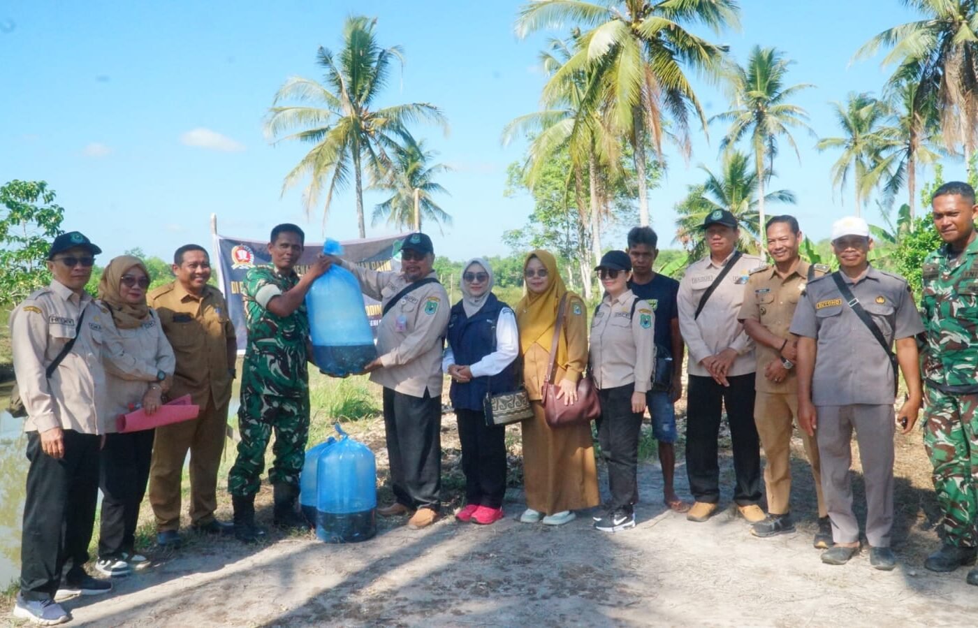 Penguatan Ketahanan Pangan Melalui Penebaran Bibit Ikan Patin dalam TMMD Ke-129 Kodim 1011/Kuala Kapuas