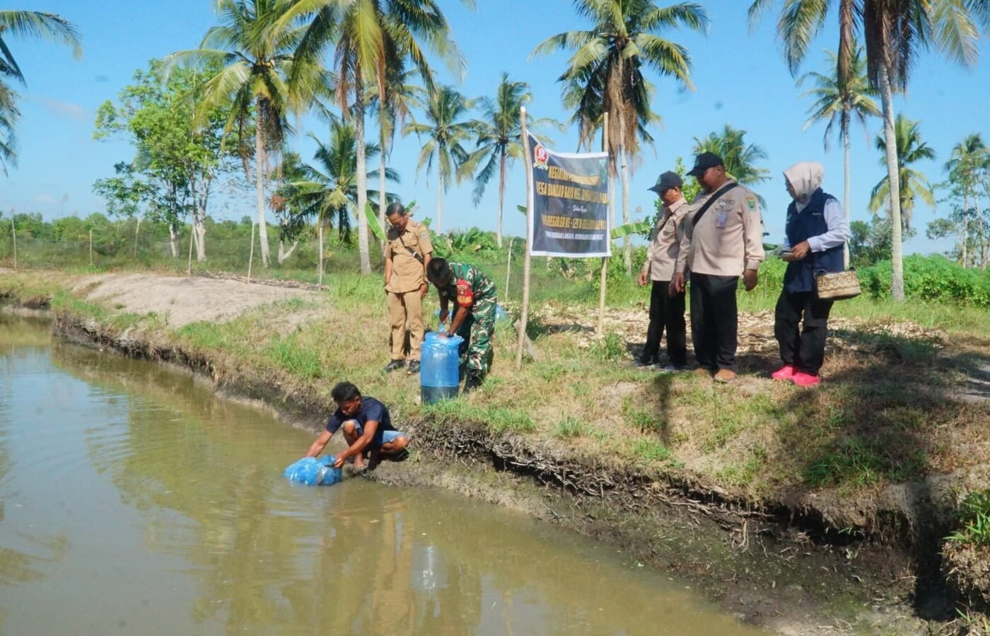 Inovasi Ekonomi Desa Melalui Budidaya Ikan Patin dalam TMMD Ke-129