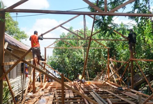 Progres Pemasangan Kerangka RTLH dalam TMMD Ke-129 di Kapuas