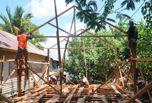 Kerjasama Satgas TMMD dan Masyarakat Dalam Pembangunan RTLH Sasaran 4