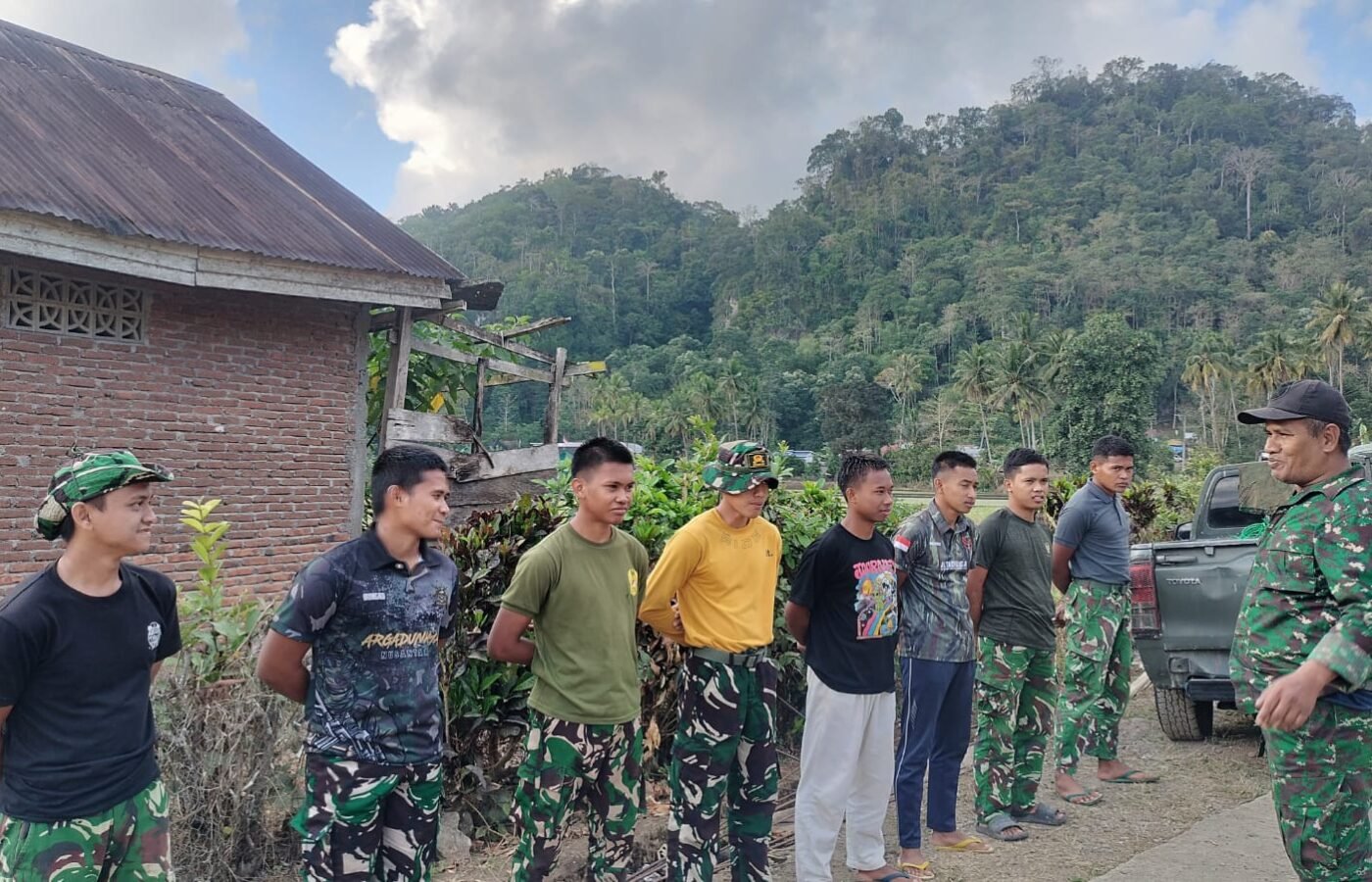 Personel Satgas TMMD ke-129 Kodim 1407/Bone Gelar Apel Pagi, Pastikan Kesiapan Maksimal Sebelum Bekerja