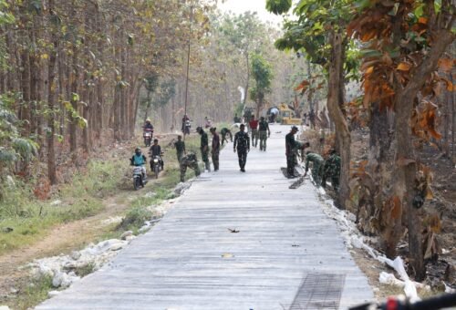 Keceriaan Pagi di Desa Tlemang, Satgas TMMD 129 Kuatkan Kerja Sama dengan Warga