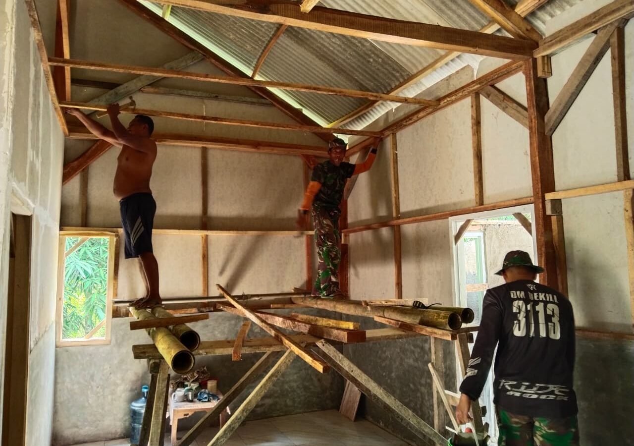 Transformasi Rumah Bapak Siswanto Melalui TMMD Ke-129 Kodim 0410/KBL