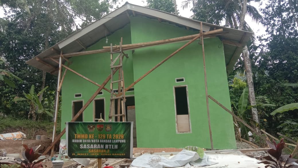 Progres Pembangunan RTLH Bapak Hendi Mencapai 79 Persen, Pemasangan Plafon dan Pengecatan Dikejar