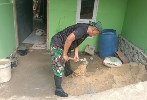 Harmonisasi TNI dan Warga: Transformasi Rumah Bapak Syahrul Melalui Program TMMD