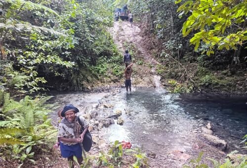 Sinergi Satgas TMMD Ke-129 di Tengah Medan Sulit