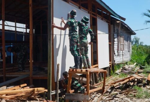 Kerja Sama TNI dan Masyarakat dalam Proyek RTLH di Desa Bandar Raya