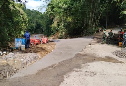 Semangat Kebersamaan TNI dan Warga Dalam TMMD Ke-129