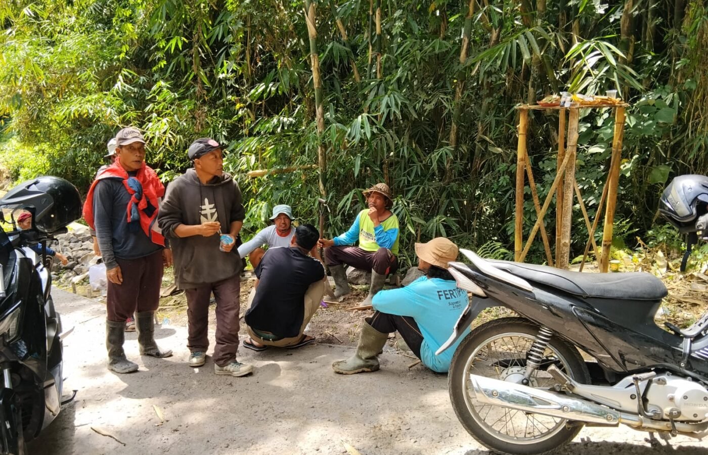 Semangat Gotong Royong dalam TMMD Ke-129 di Desa Sekardadi