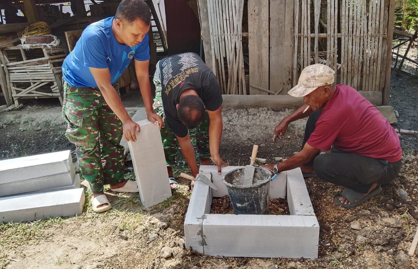 Pemberian Prasasti RTLH sebagai Simbol Keberhasilan di Desa Mallusetasi